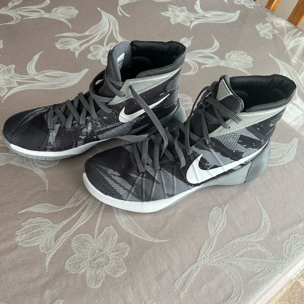 Nike Black and Gray Athletic Shoes